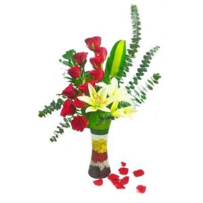 roses_wiht_lily_vase_arrangement[1]